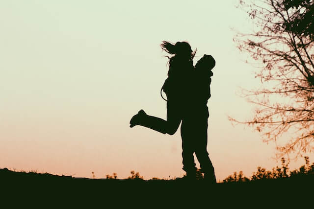 Grundlagen einer glücklichen Beziehung: Tipps für eine erfüllende Partnerschaft